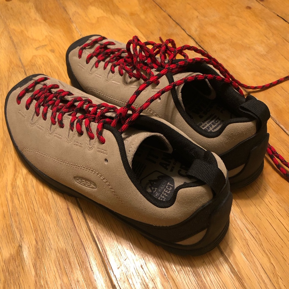 KEEN Jasper Sued Sneakers Size 10 women’s in Silver Mink